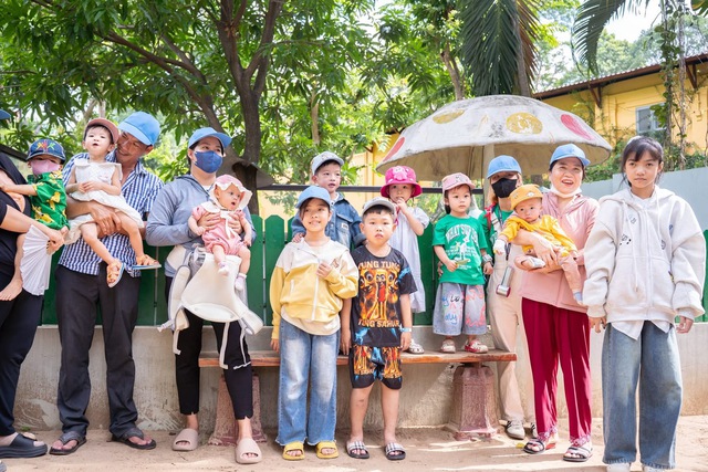 Bệnh viện Chợ Rẫy lan tỏa y&ecirc;u thương, n&acirc;ng đỡ tinh thần cho bệnh nhi v&agrave; trẻ em c&oacute; ho&agrave;n cảnh kh&oacute; khăn - Ảnh 3.