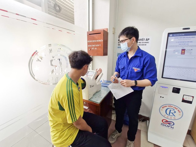 Bệnh viện Chợ Rẫy lan tỏa y&ecirc;u thương, n&acirc;ng đỡ tinh thần cho bệnh nhi v&agrave; trẻ em c&oacute; ho&agrave;n cảnh kh&oacute; khăn - Ảnh 4.