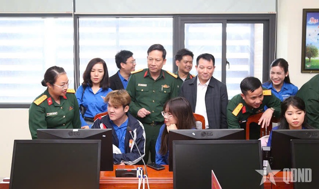 Y&ecirc;u cầu bồi dưỡng kỹ năng hợp t&aacute;c trong đấu tranh bảo vệ nền tảng tư tưởng của Đảng cho học vi&ecirc;n Trường Sĩ quan Ch&iacute;nh trị hiện nay- Ảnh 2.