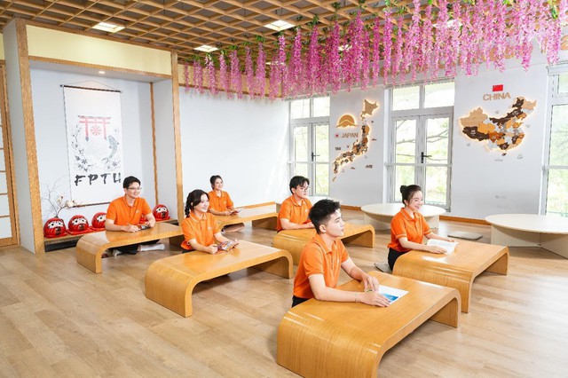 Từ lớp học 20 người đến chuẩn kiểm định ch&acirc;u &Acirc;u: H&agrave;nh tr&igrave;nh kh&aacute;c biệt của sinh vi&ecirc;n Ng&ocirc;n ngữ FPTU- Ảnh 3.