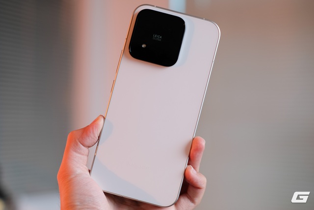 Trên tay smartphone Xiaomi giá chỉ 17 triệu mà có chip Snapdragon 8 Elite Gen 5, pin tận 8.000mAh- Ảnh 2. Trên tay smartphone Xiaomi giá chỉ 17 triệu mà có chip Snapdragon 8 Elite Gen 5, pin tận 8.000mAh- Ảnh 2.
