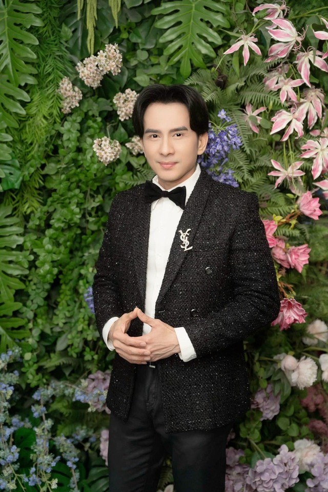 Việt Nam c&oacute; ca sĩ hạng A c&aacute;t-x&ecirc; 10 c&acirc;y v&agrave;ng, nổi tiếng suốt 30 năm nay th&ocirc;ng b&aacute;o đi b&aacute;n c&agrave; ph&ecirc;- Ảnh 2.