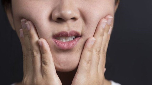Nh&igrave;n mặt đo&aacute;n bệnh gan, b&aacute;c sĩ: Người bị bệnh gan c&oacute; 5 điểm bất thường tr&ecirc;n khu&ocirc;n mặt - Ảnh 4.