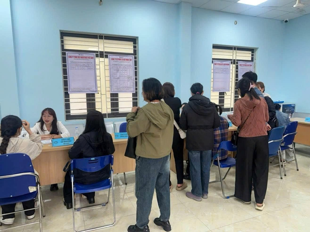 Th&aacute;o gỡ kh&oacute; khăn trong thực hiện bảo hiểm thất nghiệp - Ảnh 2.