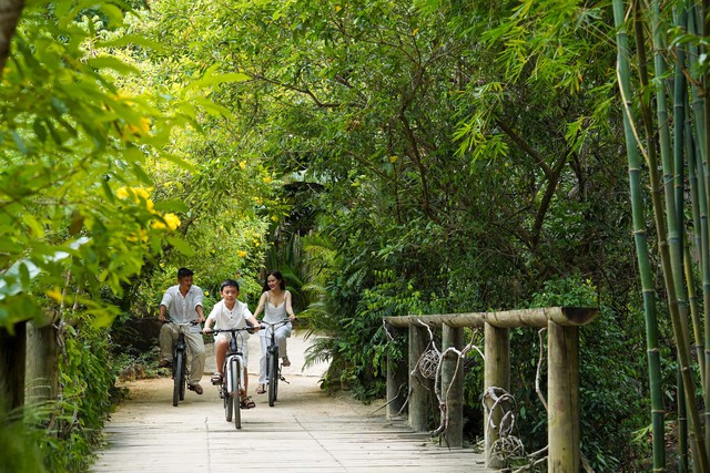 Nơi m&ugrave;a h&egrave; l&agrave; khoảng lặng để gần nhau hơn- Ảnh 4.