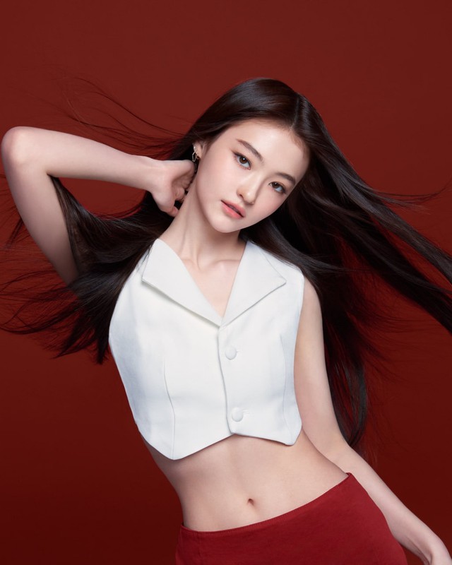 Mỹ nhân vừa được đề cử đẹp nhất thế giới: 2 tuổi đã nổi tiếng, nay làm ca sĩ loay hoay mãi chưa thể hot- Ảnh 4. Mỹ nhân vừa được đề cử đẹp nhất thế giới: 2 tuổi đã nổi tiếng, nay làm ca sĩ loay hoay mãi chưa thể hot- Ảnh 4.