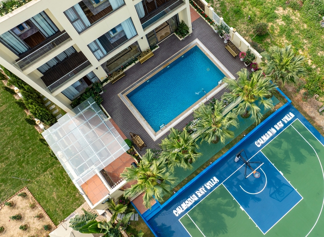 Biệt thự 1000m2, 10 ph&ograve;ng ngủ, c&oacute; cả s&acirc;n b&oacute;ng rổ của nữ NSƯT, trưởng khoa thanh nhạc đ&igrave;nh đ&aacute;m - Ảnh 3.