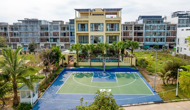 Biệt thự 1000m2, 10 ph&ograve;ng ngủ, c&oacute; cả s&acirc;n b&oacute;ng rổ của nữ NSƯT, trưởng khoa thanh nhạc đ&igrave;nh đ&aacute;m - Ảnh 2.