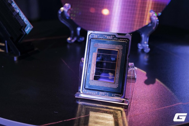 Intel ra mắt Xeon 6+ 288 nh&acirc;n, h&eacute; lộ GPU 480 GB v&agrave; tự tin vượt AMD, Nvidia về hiệu suất năng lượng - Ảnh 2.