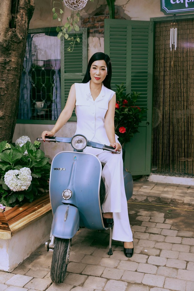 Nhan sắc nữ NSND vừa lên chức chủ tịch, được đại gia yêu say đắm suốt 25 năm - Ảnh 2.