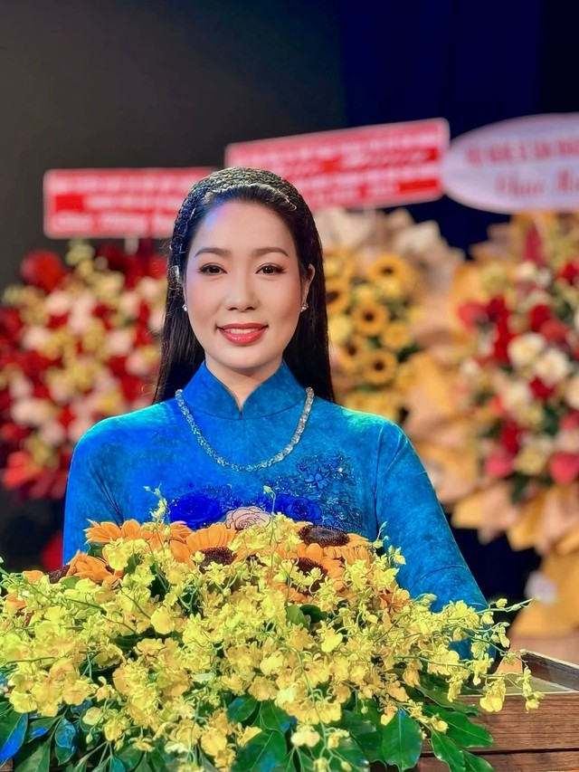 Nhan sắc nữ NSND vừa lên chức chủ tịch, được đại gia yêu say đắm suốt 25 năm - Ảnh 1.