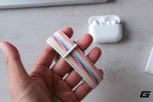 Trên tay dây đeo Apple Watch Pride Edition 2026: Có lẽ là phiên bản Pride đẹp nhất nhiều năm qua - Ảnh 8.