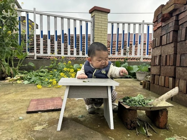 Cảm động t&igrave;nh em g&aacute;i nu&ocirc;i anh trai 25 tuổi mang h&igrave;nh h&agrave;i "trẻ sơ sinh" - Ảnh 6.