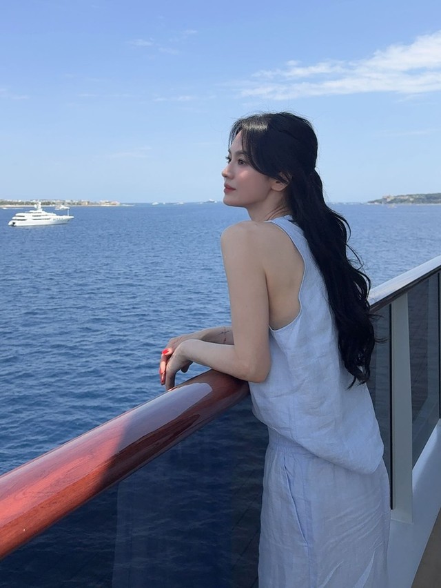 Hình ảnh mới của Song Hye Kyo khiến Suzy cũng phải cảm thán- Ảnh 5. Hình ảnh mới của Song Hye Kyo khiến Suzy cũng phải cảm thán- Ảnh 5.