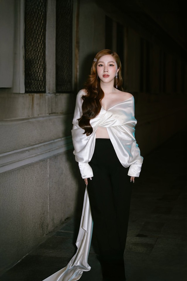 Việt Nam có công chúa showbiz nổi tiếng cả nước: Hit quốc dân ai cũng thuộc, hủy cả album vì sợ bị chê- Ảnh 3. Việt Nam có công chúa showbiz nổi tiếng cả nước: Hit quốc dân ai cũng thuộc, hủy cả album vì sợ bị chê- Ảnh 3.