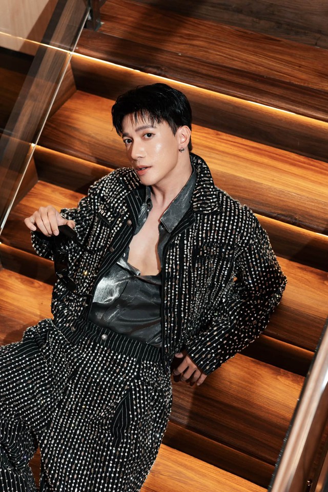 Nam ca sĩ Việt bệnh nặng lập di chúc ở tuổi 35: Thành viên nhóm nhạc đình đám, quyết làm 1 điều sau 10 năm loay hoay- Ảnh 1. Nam ca sĩ Việt bệnh nặng lập di chúc ở tuổi 35: Thành viên nhóm nhạc đình đám, quyết làm 1 điều sau 10 năm loay hoay- Ảnh 1.
