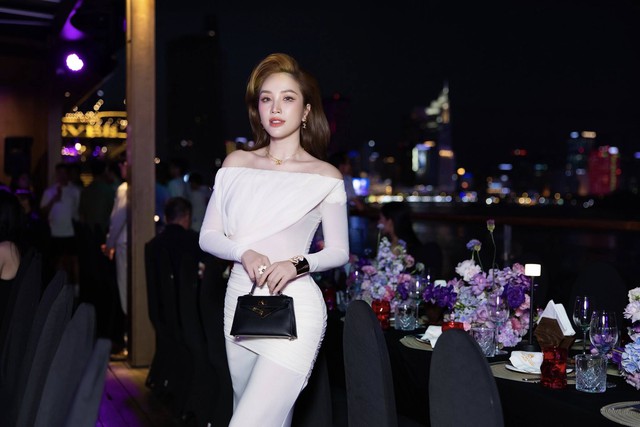 Việt Nam có công chúa showbiz nổi tiếng cả nước: Hit quốc dân ai cũng thuộc, hủy cả album vì sợ bị chê- Ảnh 4. Việt Nam có công chúa showbiz nổi tiếng cả nước: Hit quốc dân ai cũng thuộc, hủy cả album vì sợ bị chê- Ảnh 4.