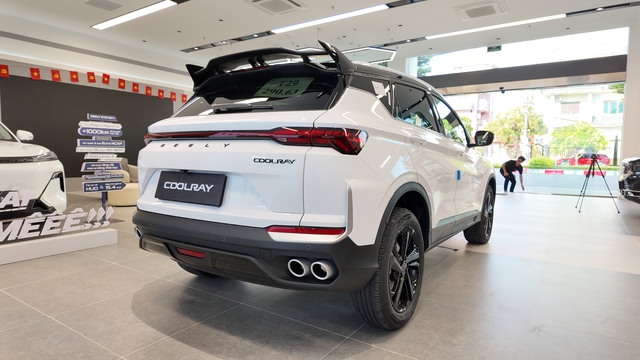Cận cảnh Geely Coolray 2026 mới cứng về đại lý, giá đang "ngon" nhất phân khúc- Ảnh 13. Cận cảnh Geely Coolray 2026 mới cứng về đại lý, giá đang "ngon" nhất phân khúc- Ảnh 13.