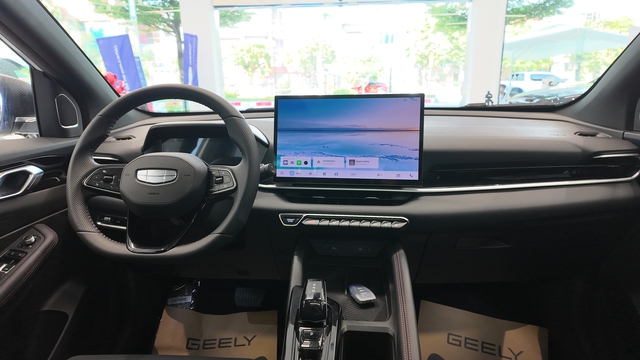 Cận cảnh Geely Coolray 2026 mới cứng về đại lý, giá đang "ngon" nhất phân khúc- Ảnh 5. Cận cảnh Geely Coolray 2026 mới cứng về đại lý, giá đang "ngon" nhất phân khúc- Ảnh 5.