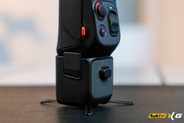 Trên tay Insta360 Luna Ultra: Camera gimbal đầu tiên với màn hình tháo rời, camera kép Leica và mức giá khiến nhiều người phải suy nghĩ- Ảnh 6. Trên tay Insta360 Luna Ultra: Camera gimbal đầu tiên với màn hình tháo rời, camera kép Leica và mức giá khiến nhiều người phải suy nghĩ- Ảnh 6.