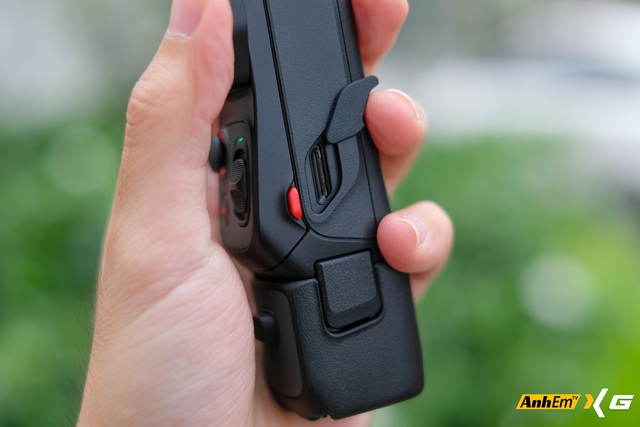Trên tay Insta360 Luna Ultra: Camera gimbal đầu tiên với màn hình tháo rời, camera kép Leica và mức giá khiến nhiều người phải suy nghĩ- Ảnh 9. Trên tay Insta360 Luna Ultra: Camera gimbal đầu tiên với màn hình tháo rời, camera kép Leica và mức giá khiến nhiều người phải suy nghĩ- Ảnh 9.