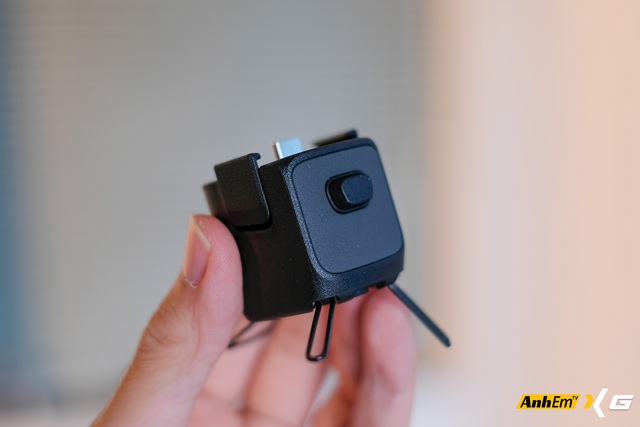 Trên tay Insta360 Luna Ultra: Camera gimbal đầu tiên với màn hình tháo rời, camera kép Leica và mức giá khiến nhiều người phải suy nghĩ- Ảnh 5. Trên tay Insta360 Luna Ultra: Camera gimbal đầu tiên với màn hình tháo rời, camera kép Leica và mức giá khiến nhiều người phải suy nghĩ- Ảnh 5.