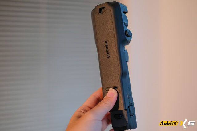 Trên tay Insta360 Luna Ultra: Camera gimbal đầu tiên với màn hình tháo rời, camera kép Leica và mức giá khiến nhiều người phải suy nghĩ- Ảnh 7. Trên tay Insta360 Luna Ultra: Camera gimbal đầu tiên với màn hình tháo rời, camera kép Leica và mức giá khiến nhiều người phải suy nghĩ- Ảnh 7.