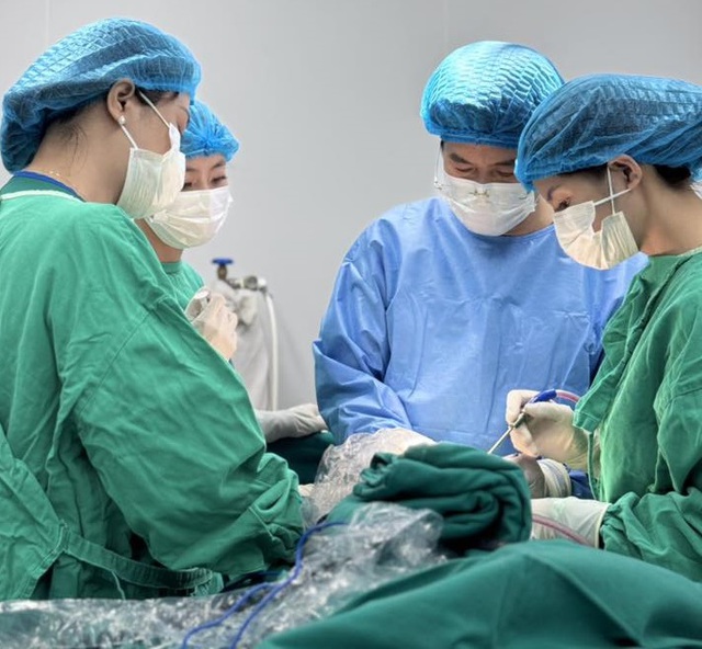 Đi khám răng định kỳ, thiếu nữ 17 tuổi tình cờ phát hiện u nang trong xương hàm và căn bệnh di truyền nguy hiểm suýt bị bỏ quên! - Ảnh 2.
