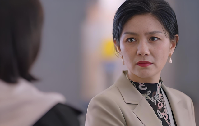 Tôi từng sợ mẹ chồng giám đốc quyền uy đến mất ngủ, cho đến ngày bà đi công tác Thái Lan về thì tình thế đảo ngược - Ảnh 1.