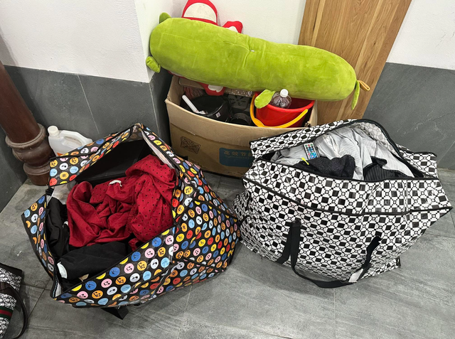 Mẹ chồng giục tôi về chăm mẹ đẻ bệnh nặng, nhưng sau 1 tháng trở lại, đồ đạc của tôi đã nằm gọn trong mấy chiếc túi ném ở góc phòng- Ảnh 1. Mẹ chồng giục tôi về chăm mẹ đẻ bệnh nặng, nhưng sau 1 tháng trở lại, đồ đạc của tôi đã nằm gọn trong mấy chiếc túi ném ở góc phòng- Ảnh 1.