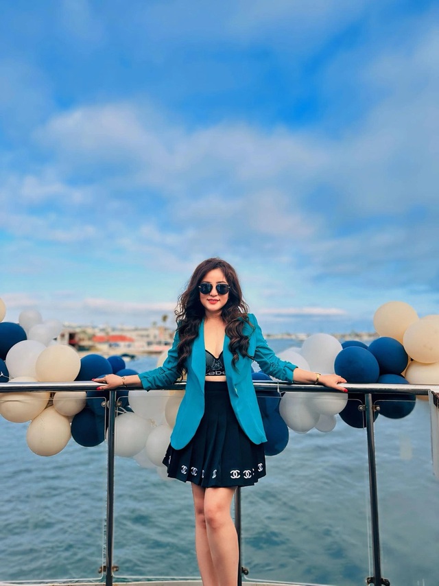 "Thời điểm này tôi muốn về Việt Nam cũng không được"- Ảnh 1. "Thời điểm này tôi muốn về Việt Nam cũng không được"- Ảnh 1.