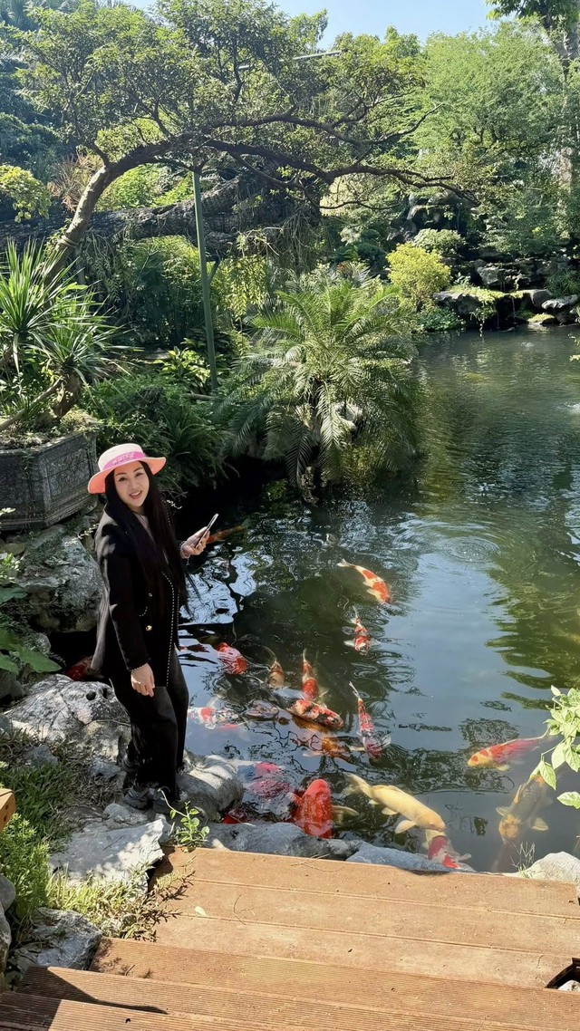 Nữ nghệ sĩ là giảng viên Học viện Âm nhạc Quốc gia, được chồng xây tặng biệt phủ 25.000m2 ở Gia Lâm - Ảnh 4.
