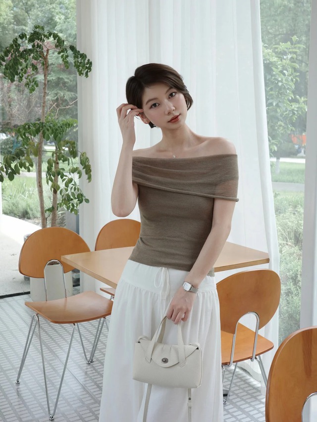 Nhân tướng học tuổi trung niên: Cái gật đầu, nụ cười của người phụ nữ biết "định tâm" đáng giá bao nhiêu tiền? - Ảnh 2.