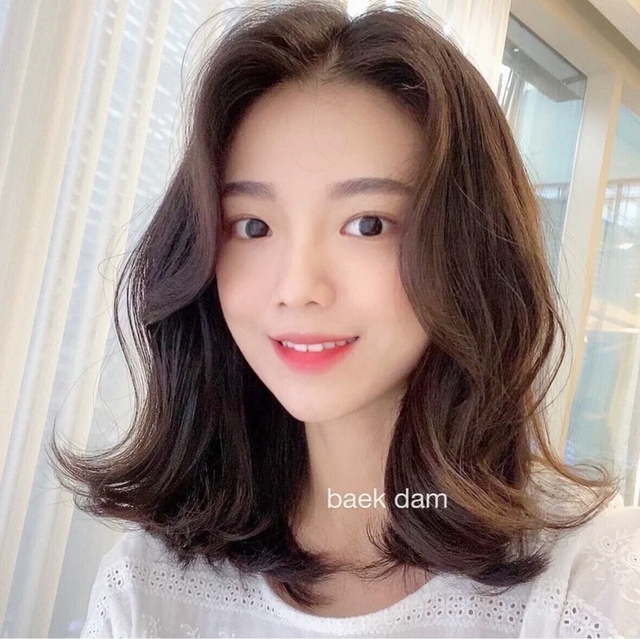 Muốn cắt tóc ngắn mà vẫn gọn mặt? Đây là 8 kiểu mái đang được các salon Hàn - Nhật lăng xê nhiều nhất năm 2026 - Ảnh 11.