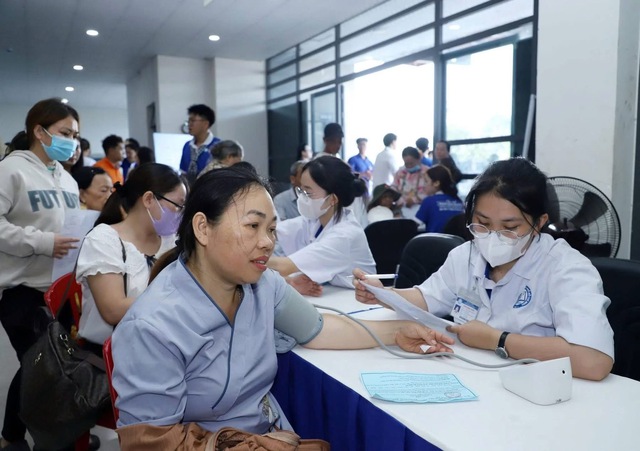 Sức trẻ dưới m&aacute;i nh&agrave; xưởng: Rực rỡ Ng&agrave;y hội &ldquo;Thanh ni&ecirc;n c&ocirc;ng nh&acirc;n - Lan tỏa năng lượng t&iacute;ch cực&rdquo; năm 2026 tại Th&agrave;nh phố Hồ Ch&iacute; Minh Điểm hẹn của sức trẻ v&agrave; tinh thần cống hiến - Ảnh 7.