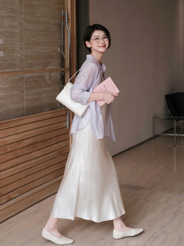 Nh&igrave;n thấu "n&eacute;t cười" của phụ nữ tuổi 40: Ai đang gồng m&igrave;nh chịu đựng, ai thực sự vi&ecirc;n m&atilde;n từ trong cốt tủy? - Ảnh 1.