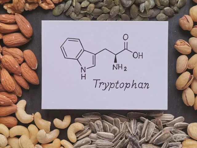 Bảng xếp hạng thực phẩm giàu tryptophan đã được công bố: 1 loại chứa tryptophan gấp 21 lần chuối, là "vua" của các loại thuốc hỗ trợ giấc ngủ! - Ảnh 1.
