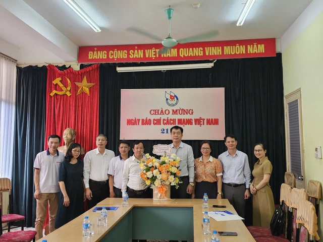 Tạp ch&iacute; Thanh ni&ecirc;n k&yacute; kết hợp t&aacute;c với Khoa Ch&iacute;nh trị v&agrave; Quốc tế học Trường Đại học Khoa học x&atilde; hội v&agrave; Nh&acirc;n văn - Ảnh 1.