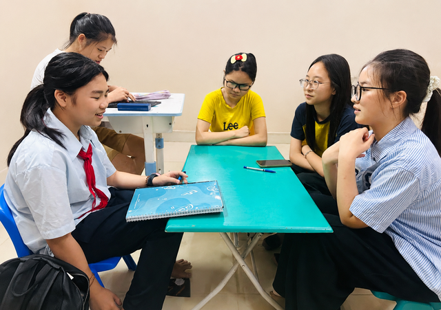 Lớp học đặc biệt: Nơi ánh sáng được thắp lên từ lòng nhân ái - Ảnh 2.