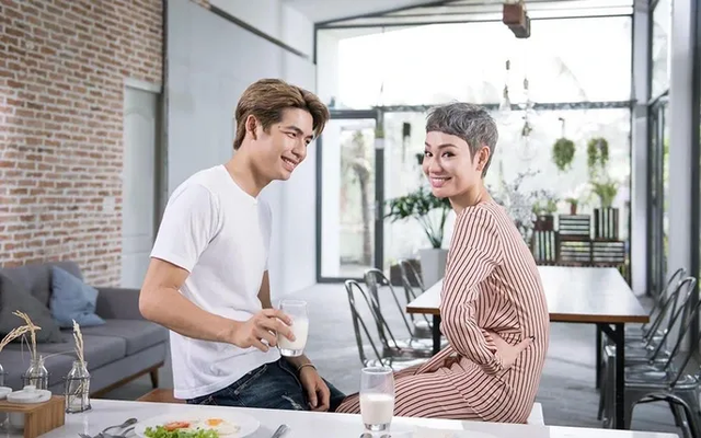 Mỹ nh&acirc;n Việt c&oacute; tất cả nhưng l&agrave;m biếng: H&aacute;t hay nhan sắc trời ban, đang nổi tiếng cả nước th&igrave; nghỉ ngang  - Ảnh 4.