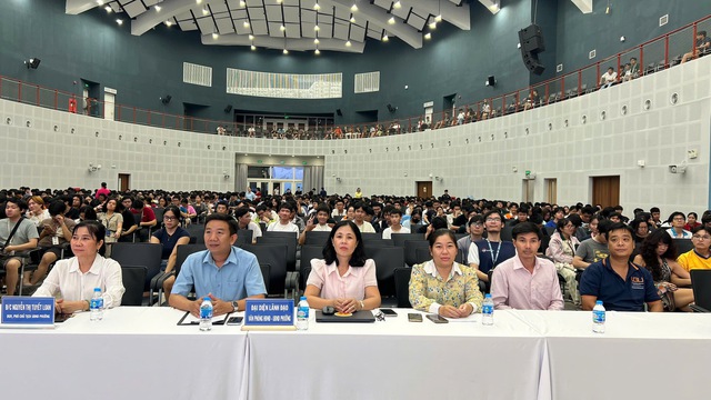 Sinh động giáo dục pháp luật trong mùa hè - Sinh viên “nói không” với ma túy và tệ nạn - Ảnh 3.