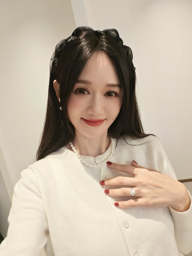Nhan sắc của Trần Kiều Ân ngày càng gây sốc, bảo sao chồng thiếu gia kém 9 tuổi phải giấu kỹ ở nhà- Ảnh 7. Nhan sắc của Trần Kiều Ân ngày càng gây sốc, bảo sao chồng thiếu gia kém 9 tuổi phải giấu kỹ ở nhà- Ảnh 7.