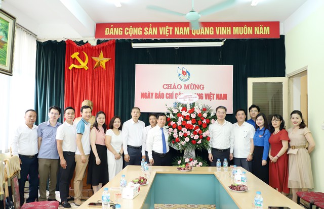 Ban Bí thư Trung ương Đoàn chúc mừng Tạp chí Thanh niên nhân kỷ niệm 101 năm Ngày Báo chí cách mạng Việt Nam - Ảnh 1.