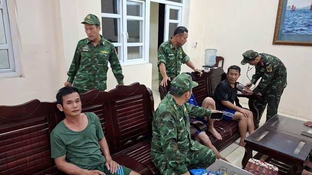 Quảng Ninh: Kịp thời ứng cứu 9 thuyền viên tàu cá gặp nạn trên biển giữa đêm khuya - Ảnh 5.