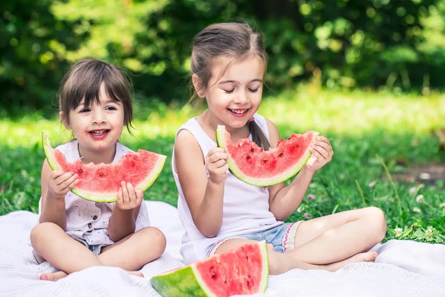 M&ugrave;a picnic đến rồi: Tr&aacute;nh ngay 6 sai lầm khiến thực phẩm nhanh biến th&agrave;nh "ổ vi khuẩn" dưới trời nắng n&oacute;ng - Ảnh 5.