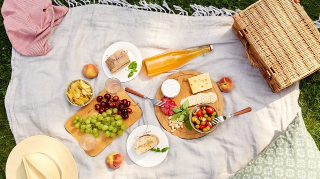 M&ugrave;a picnic đến rồi: Tr&aacute;nh ngay 6 sai lầm khiến thực phẩm nhanh biến th&agrave;nh "ổ vi khuẩn" dưới trời nắng n&oacute;ng - Ảnh 4.