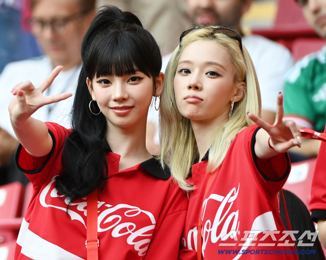 Cặp mỹ nh&acirc;n "v&ocirc; địch nhan sắc World Cup", 1 chi tiết lộ lu&ocirc;n &yacute; trung nh&acirc;n  - Ảnh 5.