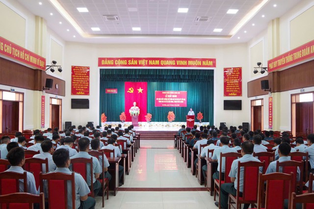 Sư đoàn 372 tổ chức xuất quân hỗ trợ xây dựng trường học tại các xã biên giới thành phố Đà Nẵng - Ảnh 5.