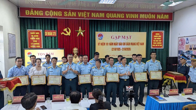 Sư đoàn 375 tăng cường phối hợp truyền thông, lan tỏa hình ảnh người chiến sĩ canh trời - Ảnh 5.