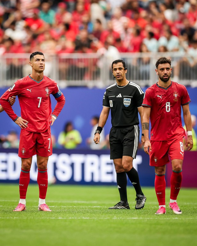 Ronaldo đá chính hay dự bị? - Ảnh 1.